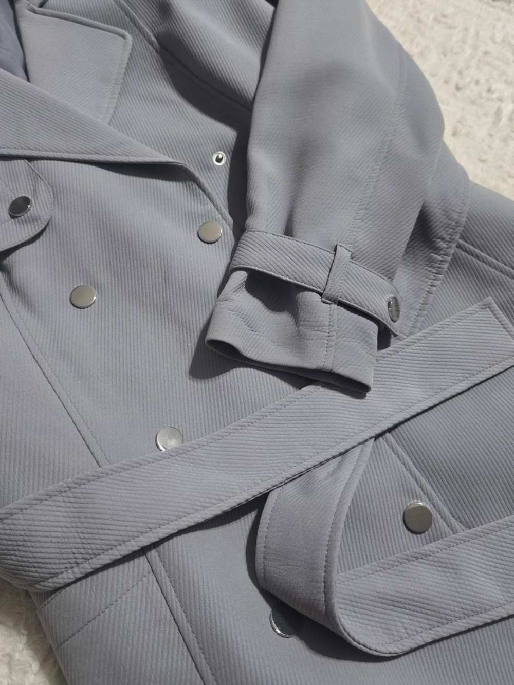 Kenneth Cole Double-Breasted Light Gray Trench Coat - Picture 3 of 3